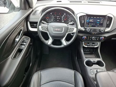 Certified 2024 GMC Terrain SLT FWD image 11