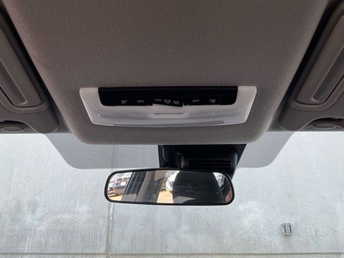 Used 2025 Nissan Versa SV image 15