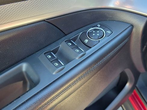 Used 2017 Ford Explorer XLT image 24