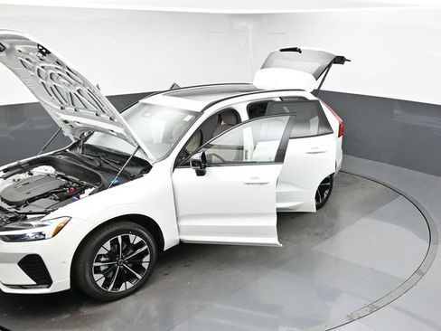 New 2026 Volvo XC60 B5 Plus w/ Protection Package Premier AWD/4WD image 51