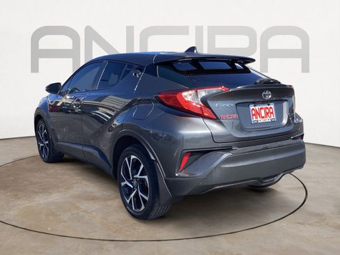 Used 2019 Toyota C-HR XLE FWD image 8