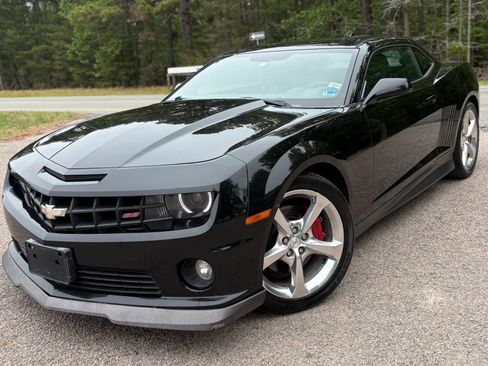 Used 2013 Chevrolet Camaro SS RWD image 2