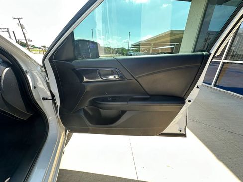 Used 2015 Honda Accord Sport image 30