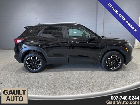 Used 2022 Chevrolet TrailBlazer LT image 2