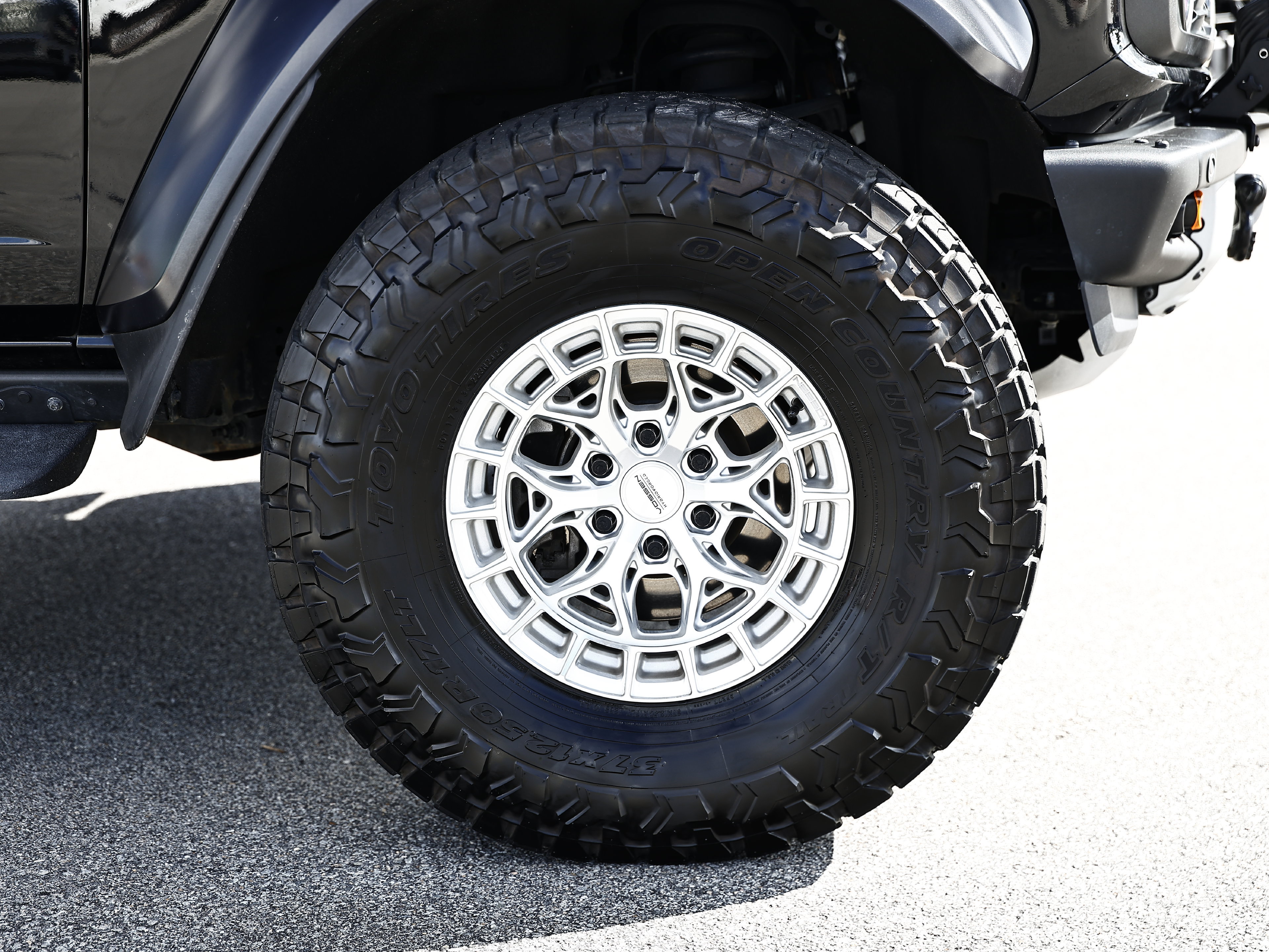 Used 2023 Ford Bronco Raptor AWD/4WD image 6