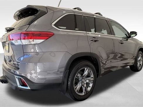 Used 2019 Toyota Highlander AWD V6 image 5