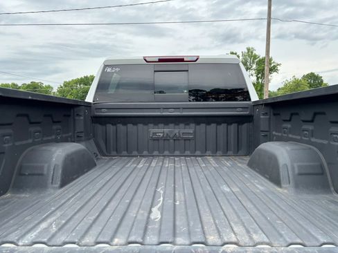 Used 2022 GMC Sierra 1500 SLT w/ SLT Convenience Package AWD/4WD image 12