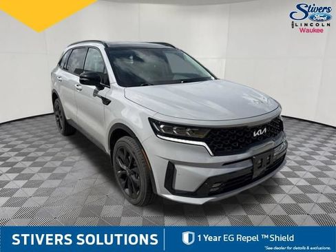 Used 2023 Kia Sorento SX AWD/4WD image 3