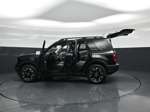 Used 2023 Ford Bronco Sport Outer Banks w/ Tech Package AWD/4WD image 32