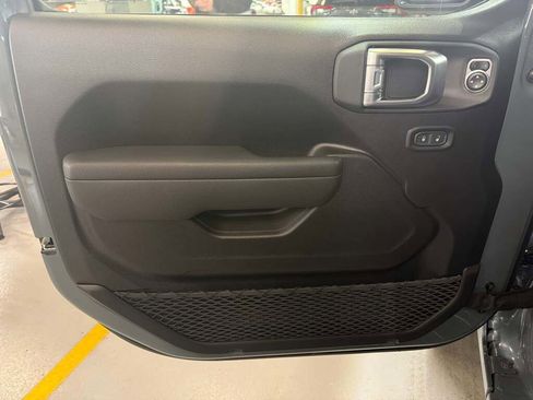 New 2026 Jeep Gladiator Sport image 19