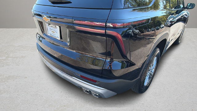 Used 2026 Chevrolet Traverse LT w/ Driver Confidence Package FWD image 39