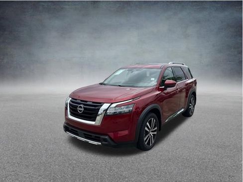 Used 2024 Nissan Pathfinder Platinum w/ Cargo Package FWD image 3