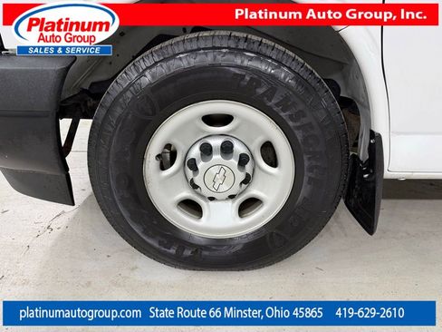 Used 2017 Chevrolet Express 3500 Extended RWD image 17
