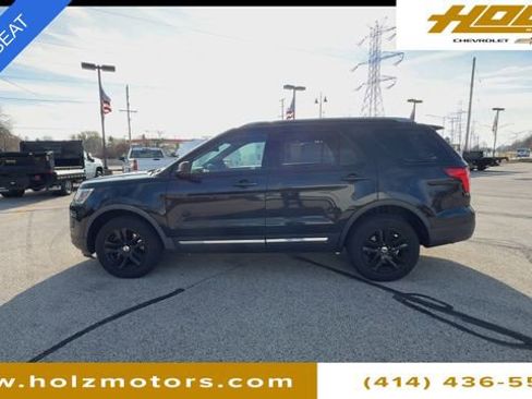 Used 2018 Ford Explorer XLT image 5