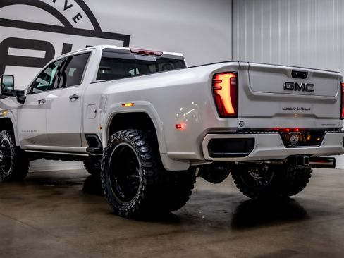 Used 2025 GMC Sierra 3500 Denali Ultimate AWD/4WD image 35