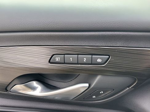 Used 2018 GMC Terrain SLT w/ Preferred Package image 11