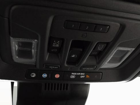 Used 2025 GMC Sierra 2500 AT4X image 18