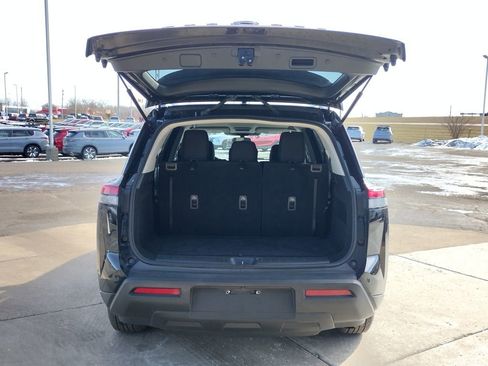 Used 2023 Nissan Pathfinder SV AWD/4WD image 17