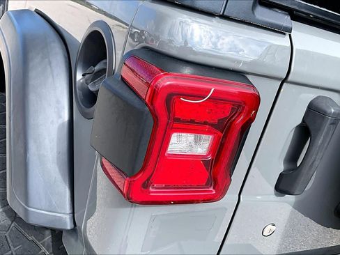Used 2020 Jeep Wrangler Unlimited Sport AWD/4WD image 29