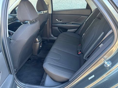 Used 2025 Hyundai Elantra SEL FWD image 25