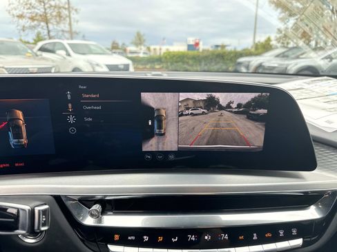 New 2025 Cadillac Lyriq Luxury image 27