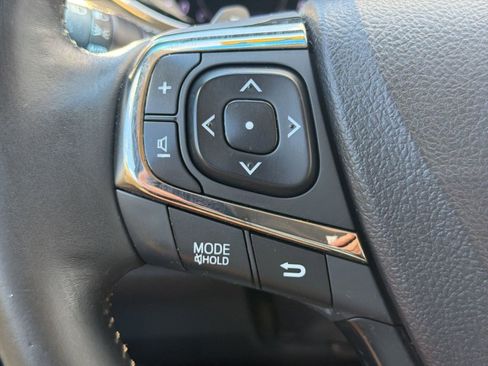 Used 2014 Toyota Avalon Limited w/ Technology Package FWD image 16