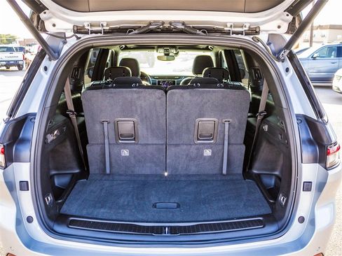 Used 2023 Jeep Grand Cherokee L Altitude image 8