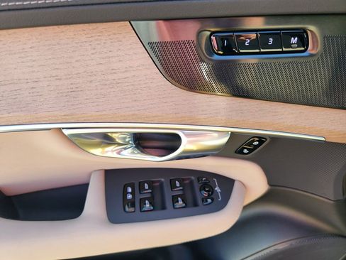 New 2026 Volvo XC90 T8 Ultra w/ Lounge Package AWD/4WD image 18