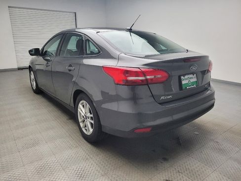Used 2018 Ford Focus SE w/ Cold Weather Package image 5