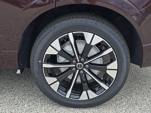 New 2026 Volvo XC60 B5 Plus w/ Climate Package image 6