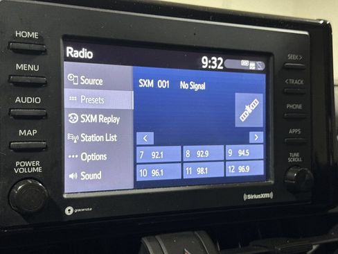 Used 2022 Toyota RAV4 LE AWD/4WD image 14
