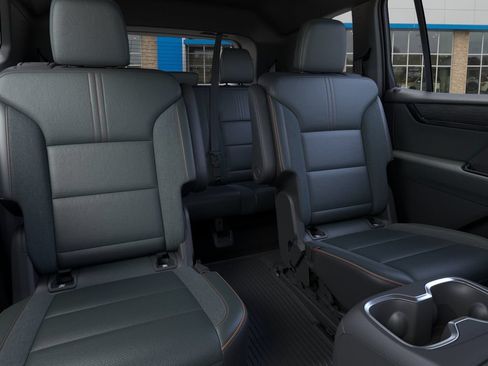 New 2026 GMC Acadia AT4 w/ LPO, Floor Liner Package AWD/4WD image 17