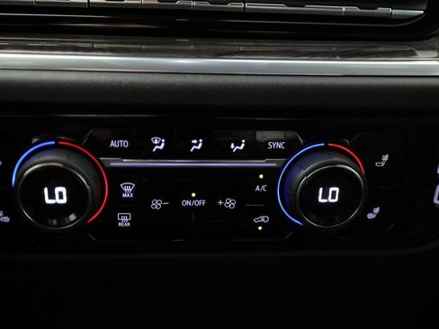 Used 2025 Chevrolet Silverado 3500 LTZ image 25