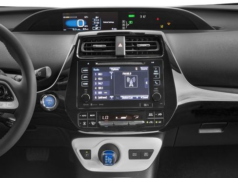 Used 2016 Toyota Prius Three Touring FWD image 13