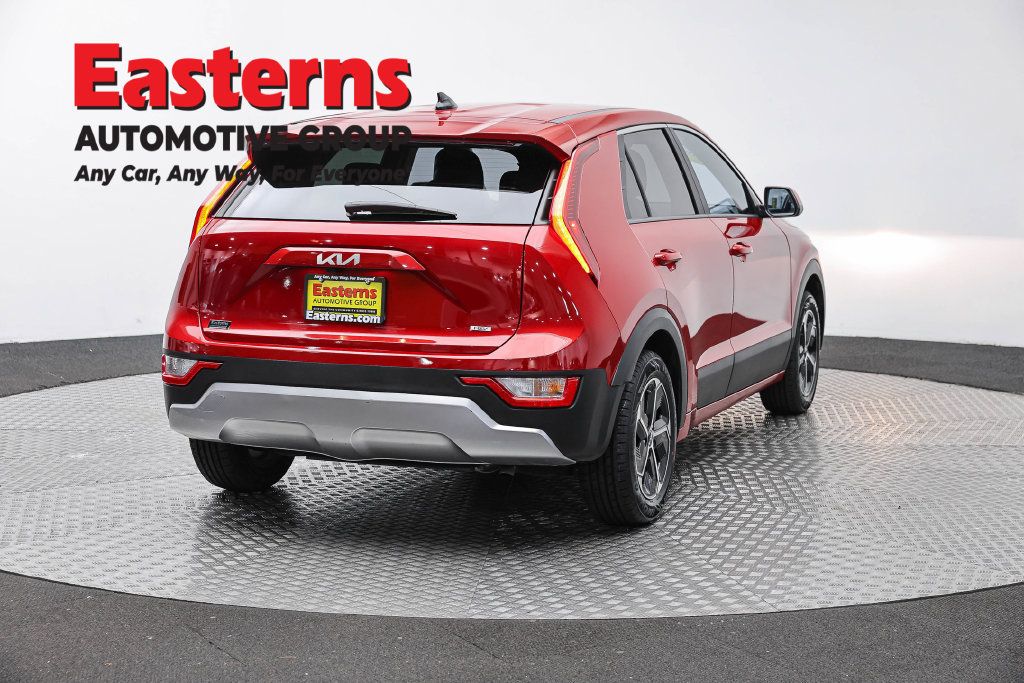 Used 2025 Kia Niro LX FWD image 7