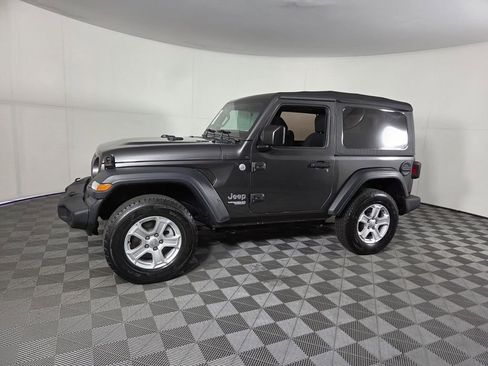 Used 2018 Jeep Wrangler Sport image 10
