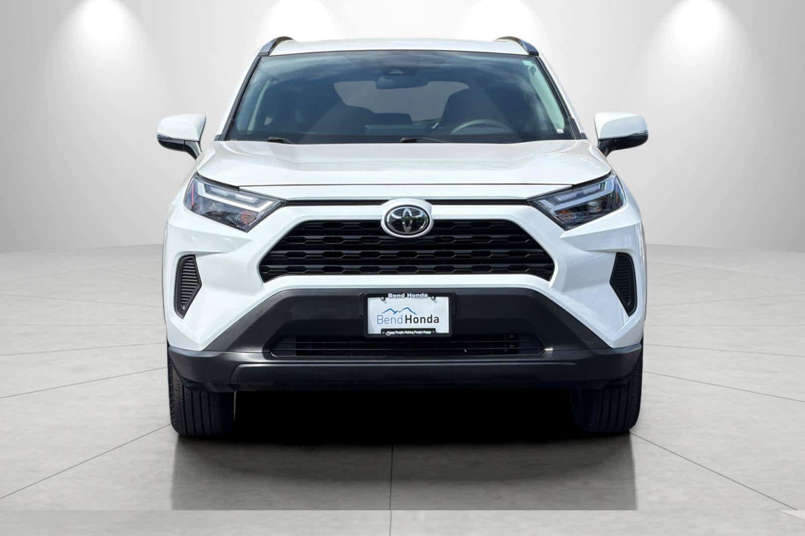 Used 2025 Toyota RAV4 XLE AWD/4WD image 10