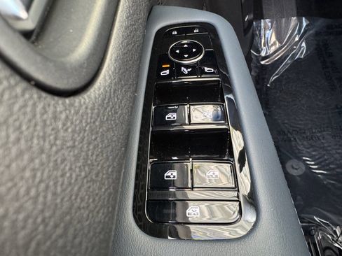 Used 2023 Nissan Ariya image 30