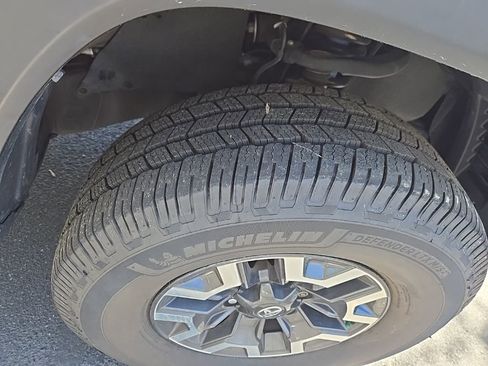 Used 2022 Toyota Tacoma TRD Off-Road w/ Technology Package image 14