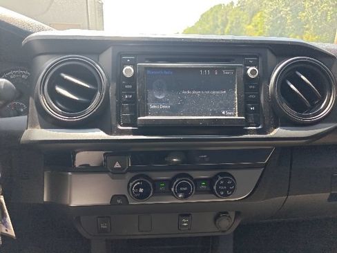 Used 2017 Toyota Tacoma SR RWD image 10