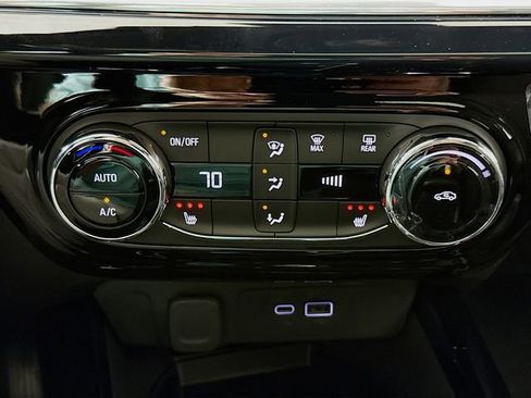 New 2026 Chevrolet Trax RS w/ Sunroof Package FWD image 15