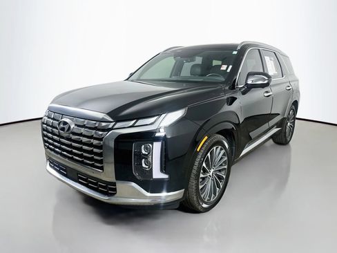 Used 2023 Hyundai Palisade Calligraphy FWD image 3