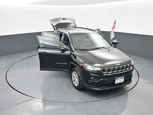 Used 2024 Jeep Compass Latitude AWD/4WD image 42