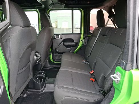 Used 2018 Jeep Wrangler Unlimited Sport S AWD/4WD image 10
