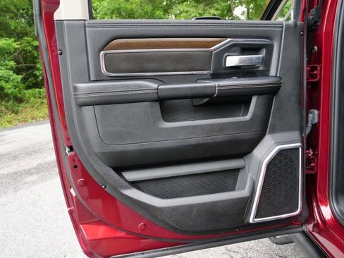 Used 2024 RAM 3500 Laramie image 28