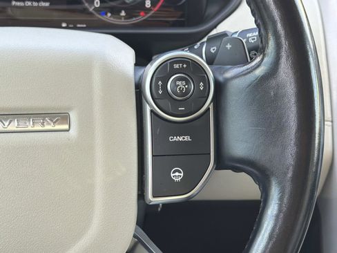 Used 2018 Land Rover Discovery HSE Luxury image 9