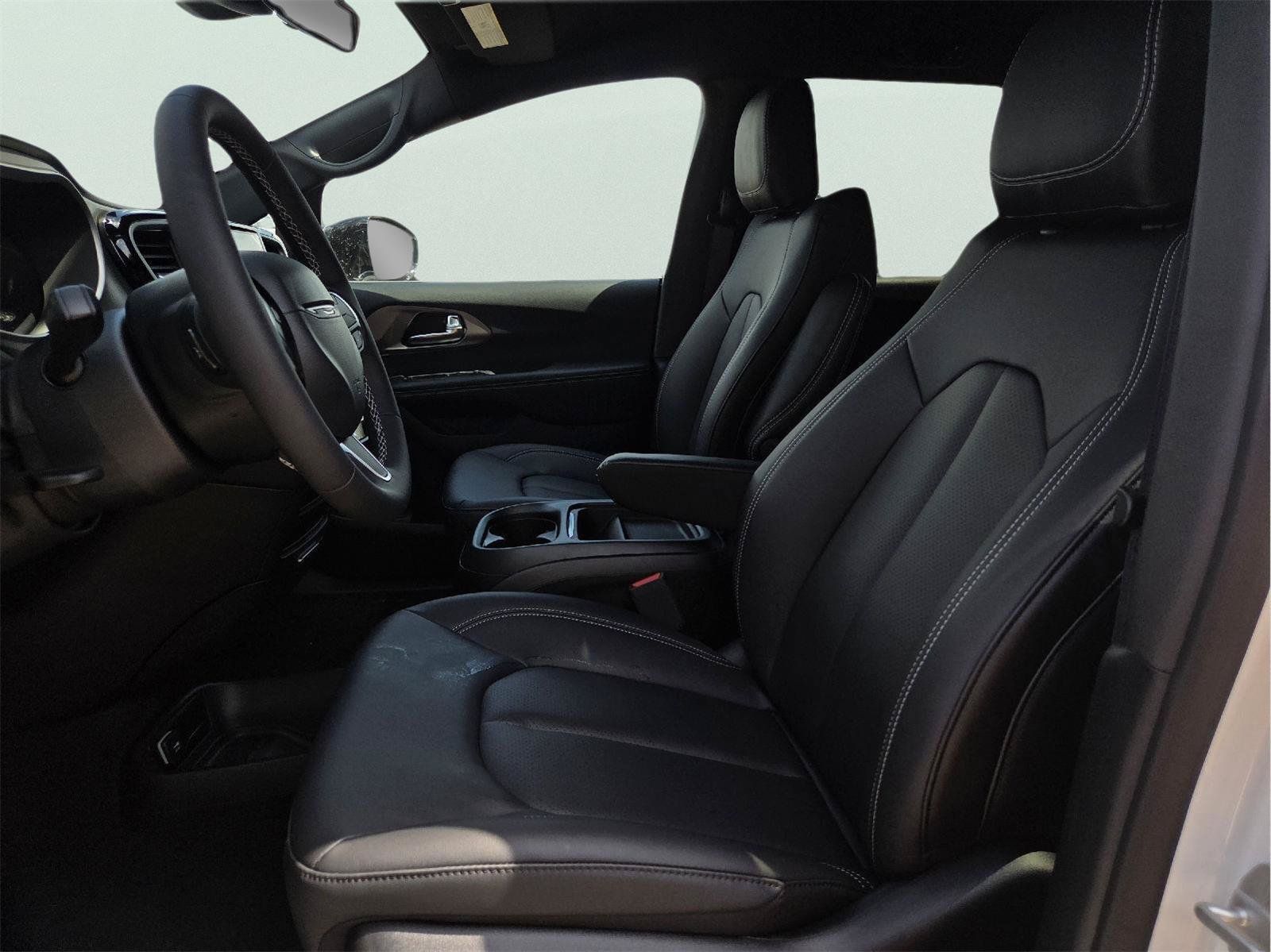 New 2027 Chrysler Pacifica LX FWD image 10