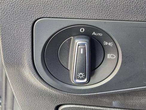 Certified 2023 Volkswagen Tiguan SE FWD image 27