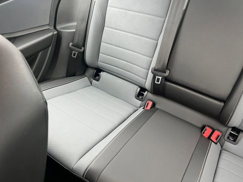 Used 2025 Volkswagen Jetta SE image 42