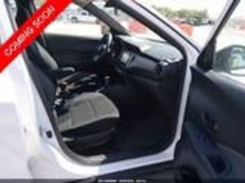 Used 2020 Nissan Kicks S FWD image 4